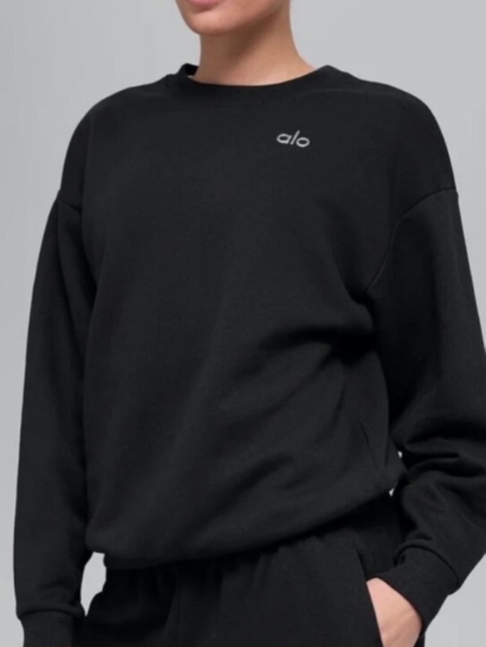 ALO L Black Accolade Crew Neck Sweatshirt Logo